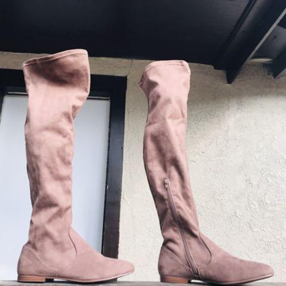 We have a pair of Size 9 Boots